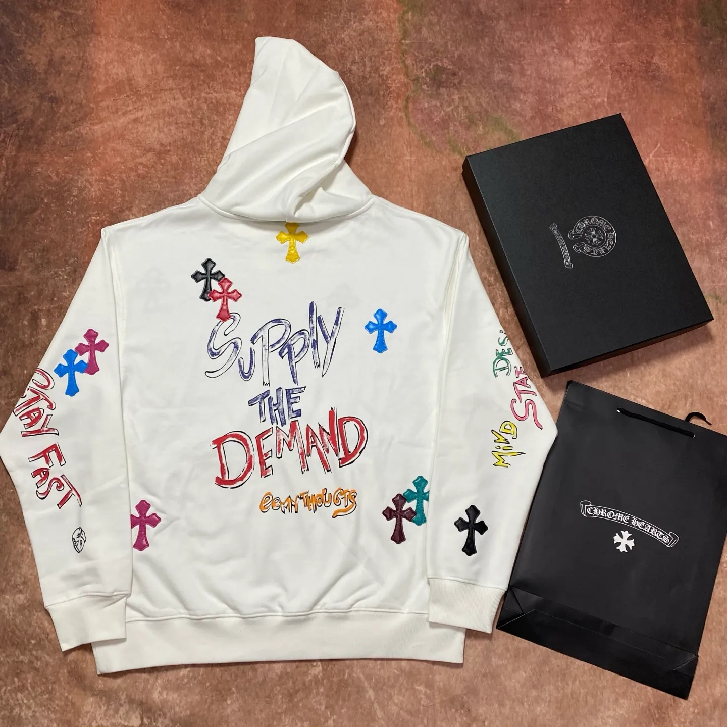 P280 Chrome Hearts Autumn and Winter CH Chrome Hearts colored cross leather Sanskrit hand-painted graffiti hooded sweatshirt A must-have for Ins celebrity couples, the same style for men and women! The highest version! ! Imported leather! ! A must-have for internet celebrities! Color: White Code: S, M, L, XL